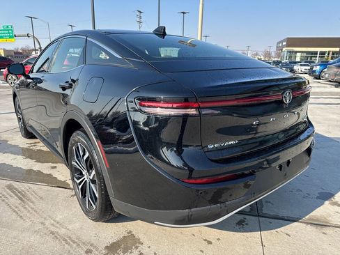 Used 2024 Toyota Crown Limited image 6