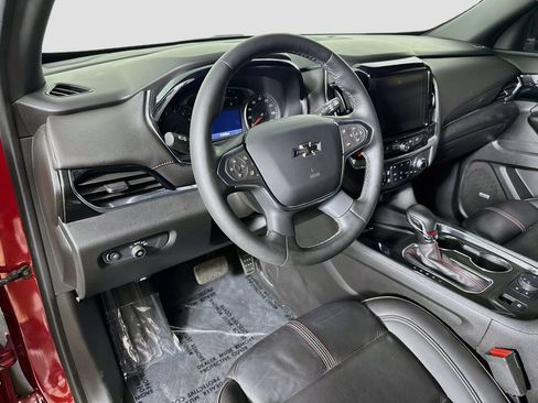 Used 2023 Chevrolet Traverse RS FWD image 9