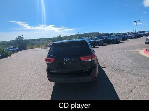 Used 2019 Toyota Highlander XLE AWD/4WD image 6