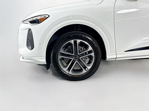 Used 2025 Audi Q5 Premium w/ Convenience Package AWD/4WD image 23