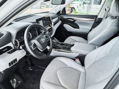 Used 2022 Toyota Highlander Platinum