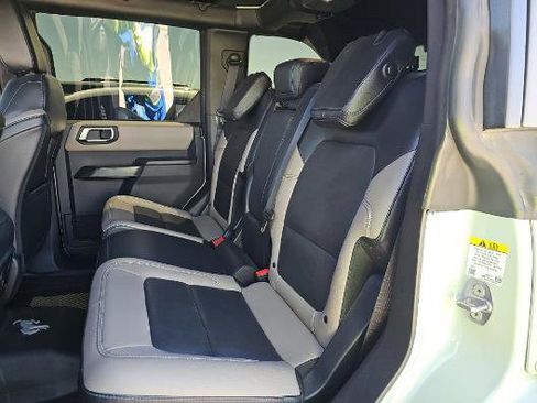 Used 2024 Ford Bronco Wildtrak image 6