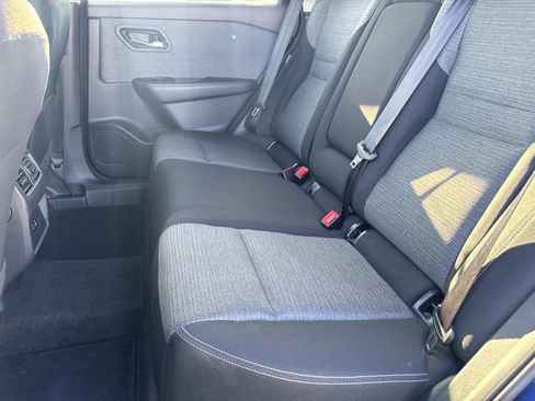 Used 2023 Nissan Rogue SV image 18