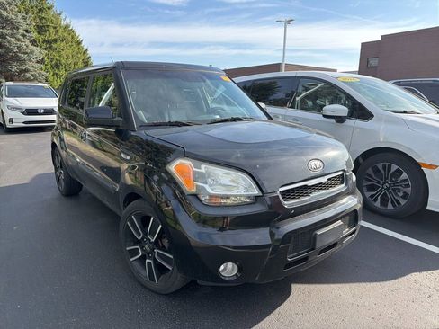 Used 2010 Kia Soul + image 4