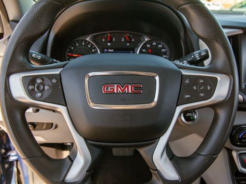 Used 2022 GMC Terrain SLE w/ Driver Convenience Package AWD/4WD image 16