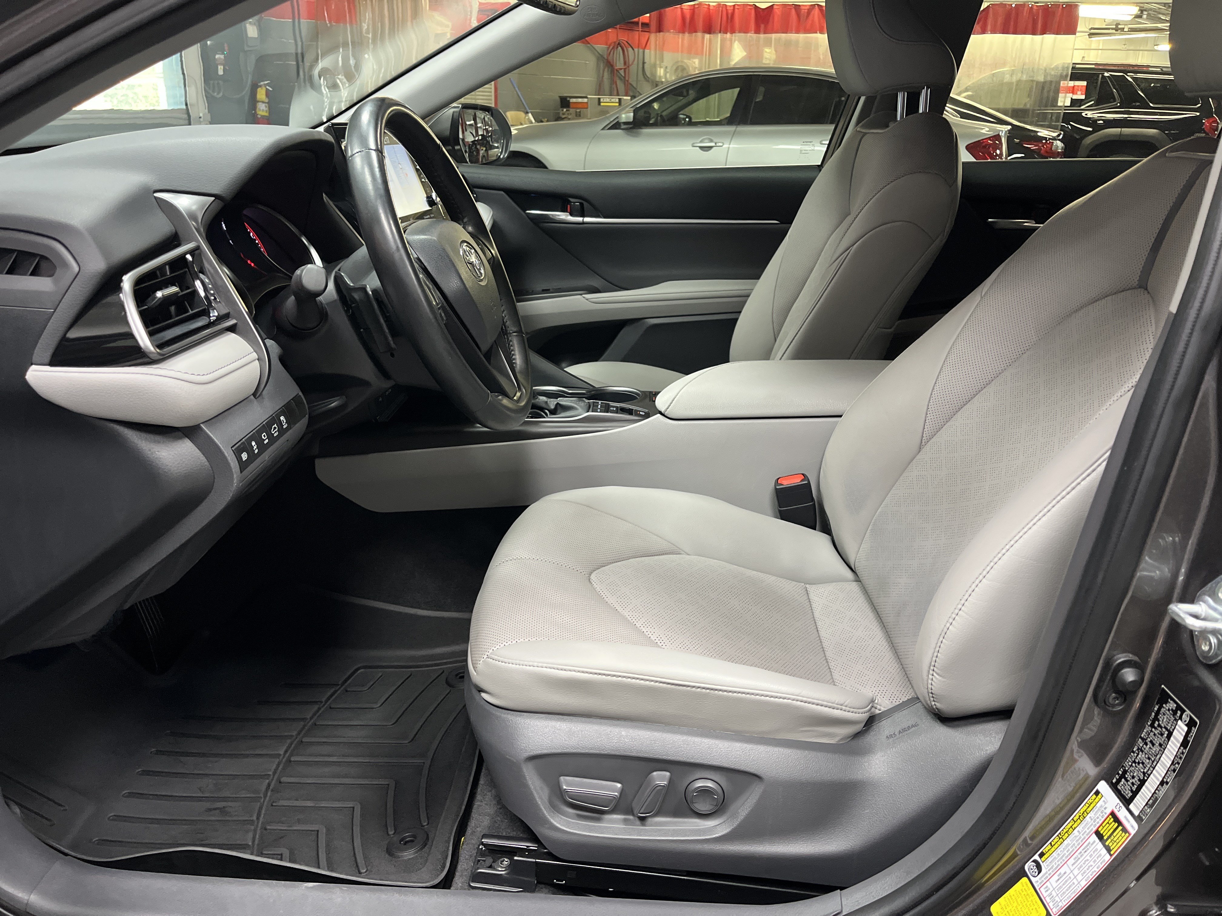 Used 2021 Toyota Camry XSE w/ Navigation Package FWD image 16