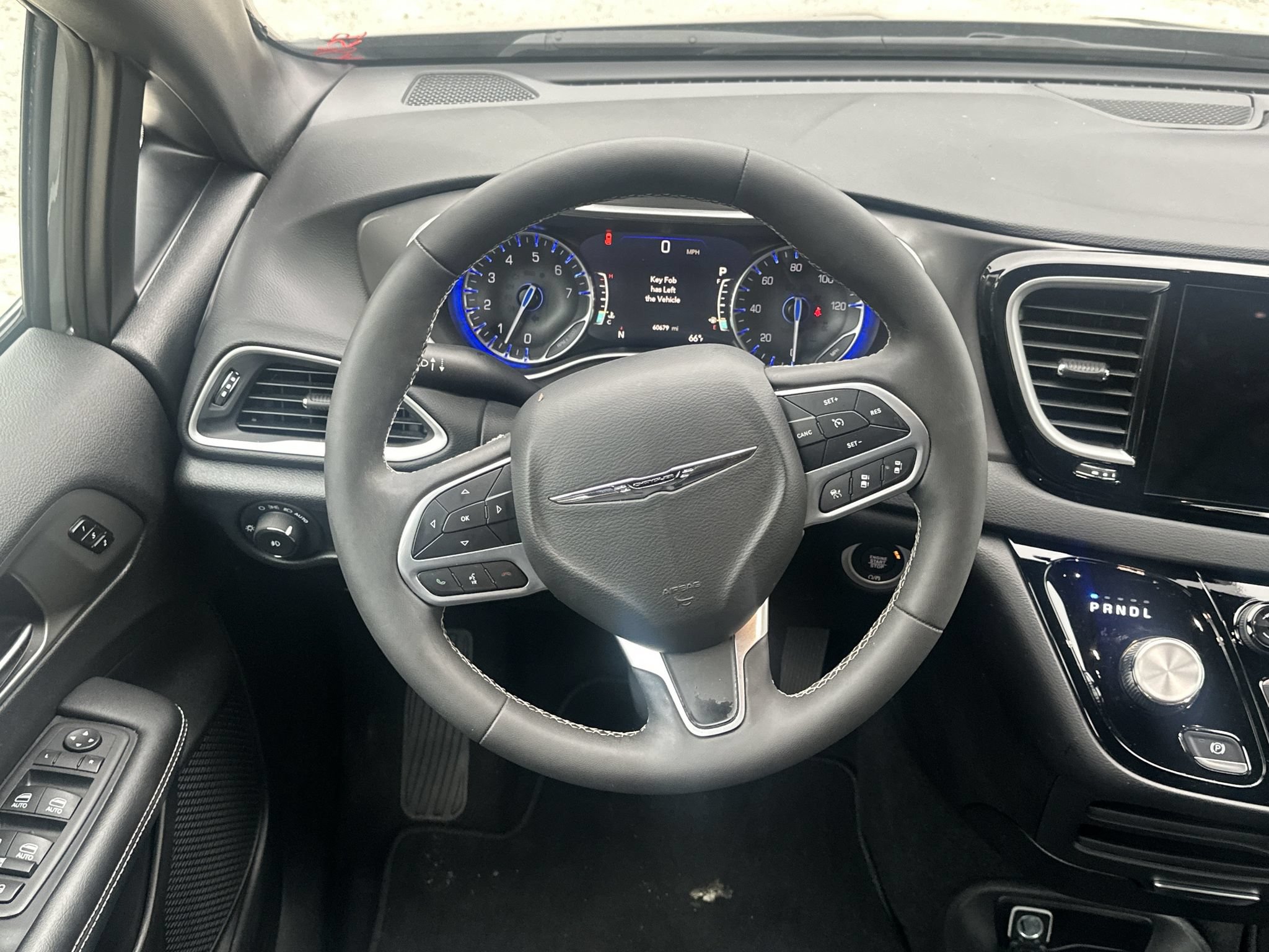 Used 2025 Chrysler Pacifica Select FWD image 21