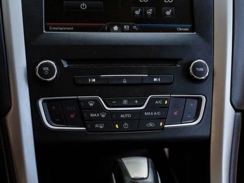 Used 2016 Ford Fusion SE w/ Equipment Group 502A image 31