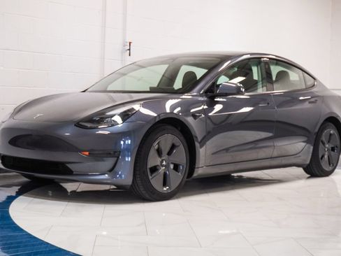 Used 2023 Tesla Model 3 Standard Range RWD image 4