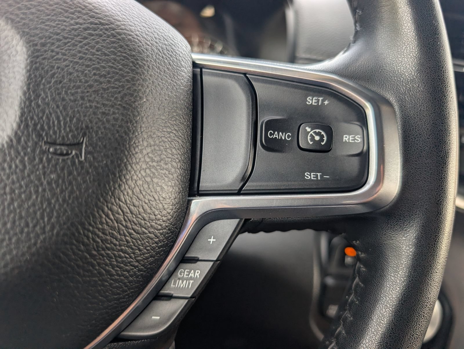Used 2024 RAM 1500 Laramie AWD/4WD image 22