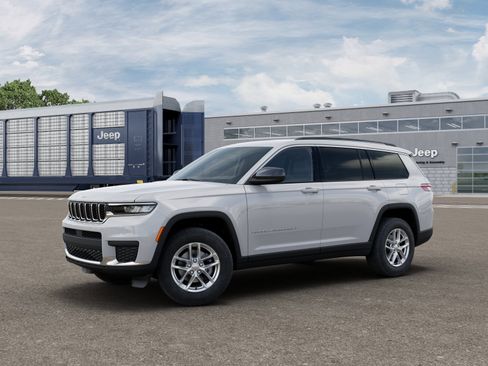 New 2026 Jeep Grand Cherokee L Laredo image 15