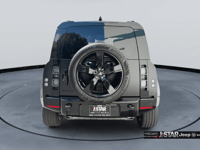 Used 2024 Land Rover Defender 110 X AWD/4WD image 6