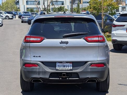 Used 2016 Jeep Cherokee Sport AWD/4WD image 11
