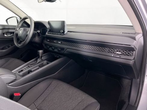 Certified 2023 Honda Accord EX image 27