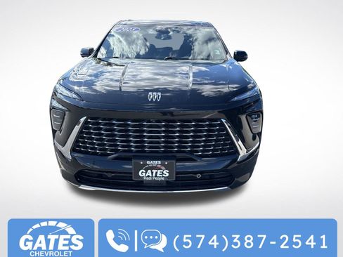 Used 2025 Buick Enclave Avenir w/ Super Cruise Package AWD/4WD image 2