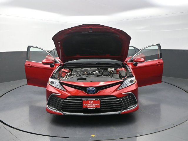 Used 2023 Toyota Camry XLE w/ Cold Weather Package FWD image 39