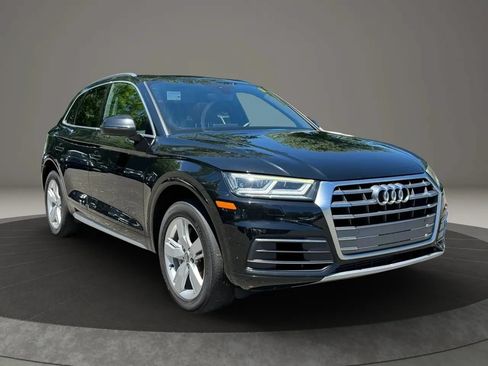 Used 2019 Audi Q5 2.0T Premium Plus w/ Premium Plus Package AWD/4WD image 3