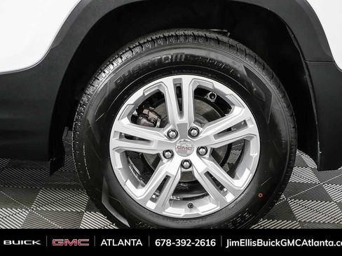 Used 2024 GMC Terrain SLE FWD image 34