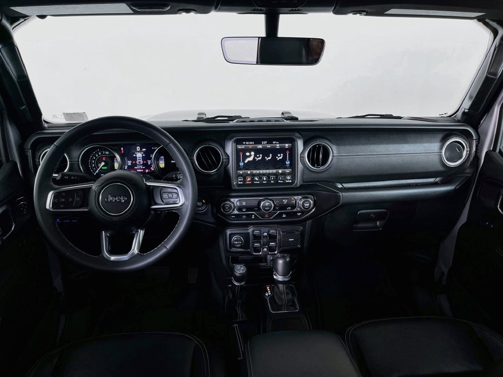 Used 2023 Jeep Wrangler Unlimited Sahara AWD/4WD image 10
