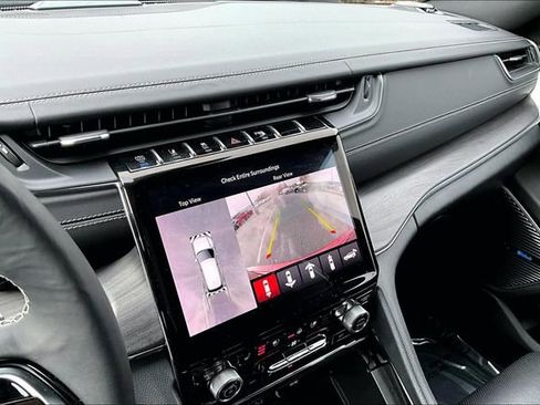 Used 2023 Jeep Grand Cherokee Overland w/ Advanced Protech Group III image 11