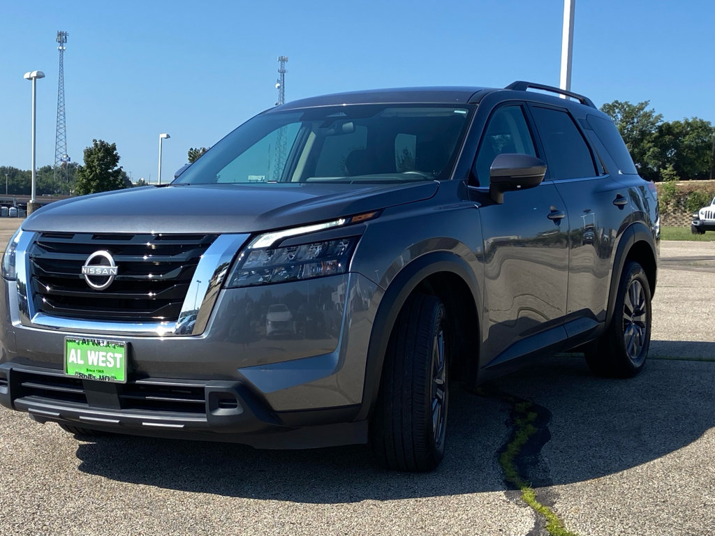 Used 2024 Nissan Pathfinder SV AWD/4WD image 9
