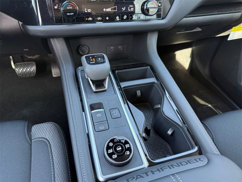 New 2025 Nissan Pathfinder SV image 13