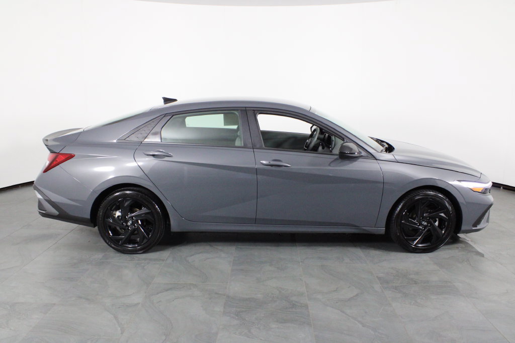 Certified 2026 Hyundai Elantra Sport FWD image 12