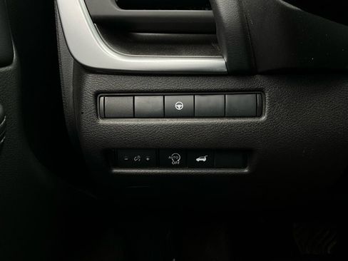 Used 2025 Nissan Rogue SV image 22