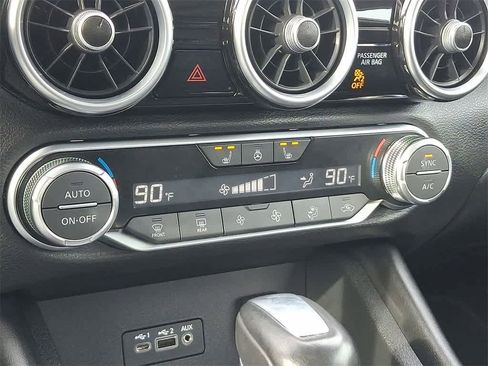 Used 2023 Nissan Sentra SR w/ SR Premium Package image 19