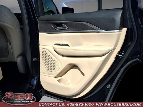 Used 2023 Jeep Grand Cherokee Limited AWD/4WD image 29