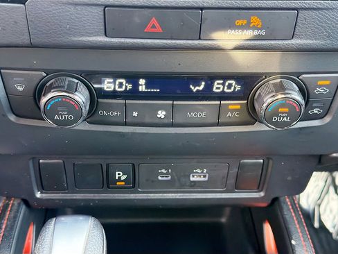 Used 2022 Nissan Frontier PRO-4X w/ Technology Package image 31