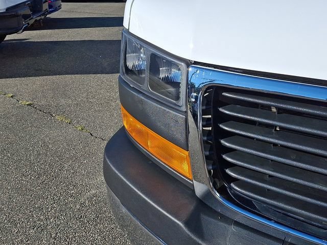 Used 2025 GMC Savana 2500 w/ Driver Convenience Package RWD image 18