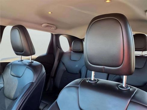 Used 2022 Jeep Cherokee Latitude image 17