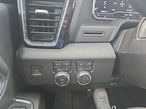 Used 2024 GMC Sierra 2500 Denali AWD/4WD image 21