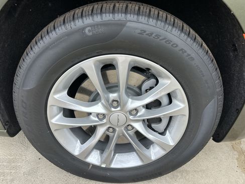 New 2027 Chrysler Pacifica Select AWD/4WD image 29