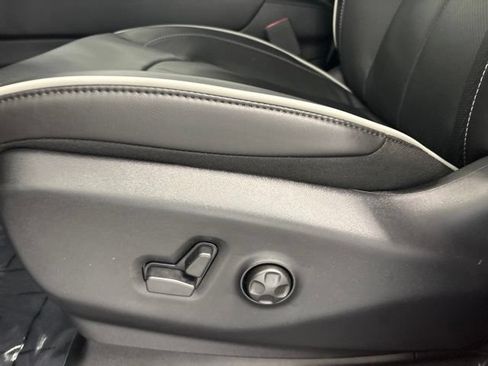 New 2027 Chrysler Pacifica Limited AWD/4WD image 14