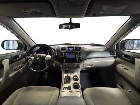 Used 2013 Toyota Highlander Limited image 26
