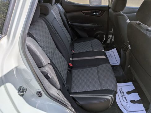 Certified 2020 Nissan Rogue Sport SV w/ All-Weather Package AWD/4WD image 32