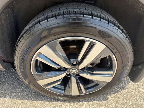 Used 2021 Nissan Rogue Platinum AWD/4WD image 11
