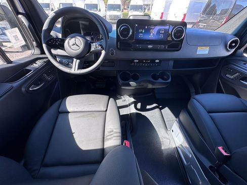 New 2025 Mercedes-Benz Sprinter 2500 image 2