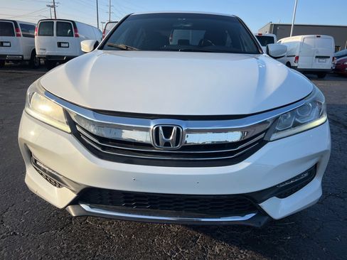 Used 2017 Honda Accord Sport Special Edition image 2