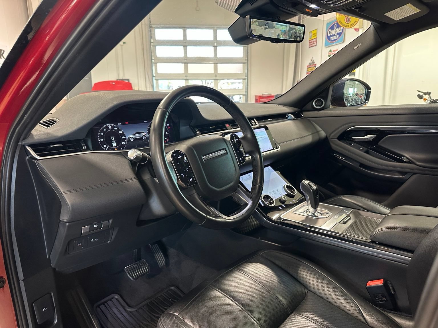 Used 2020 Land Rover Range Rover Evoque SE AWD/4WD image 15