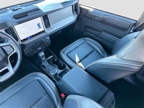 Used 2025 Ford Bronco Outer Banks image 22