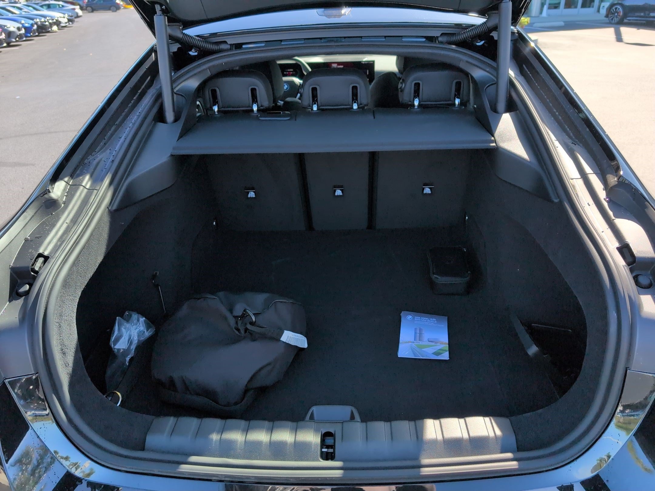 New 2026 BMW i4 eDrive40 w/ Parking Assistance Package RWD image 32