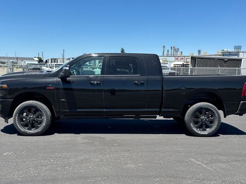 New 2026 RAM 2500 Laramie AWD/4WD image 6