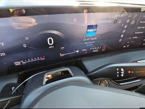 Used 2025 Buick Enclave Avenir w/ Super Cruise Package AWD/4WD image 18