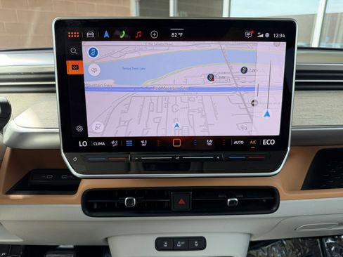 Used 2025 Volkswagen ID. Buzz 1st Edition image 19