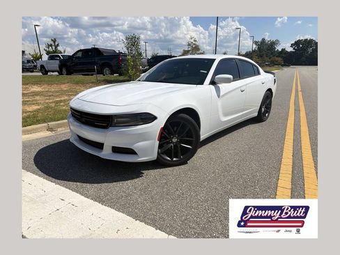 Used 2019 Dodge Charger SXT RWD image 1