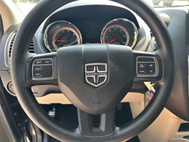 Used 2018 Dodge Grand Caravan SE w/ UConnect Hands-Free Group FWD image 28