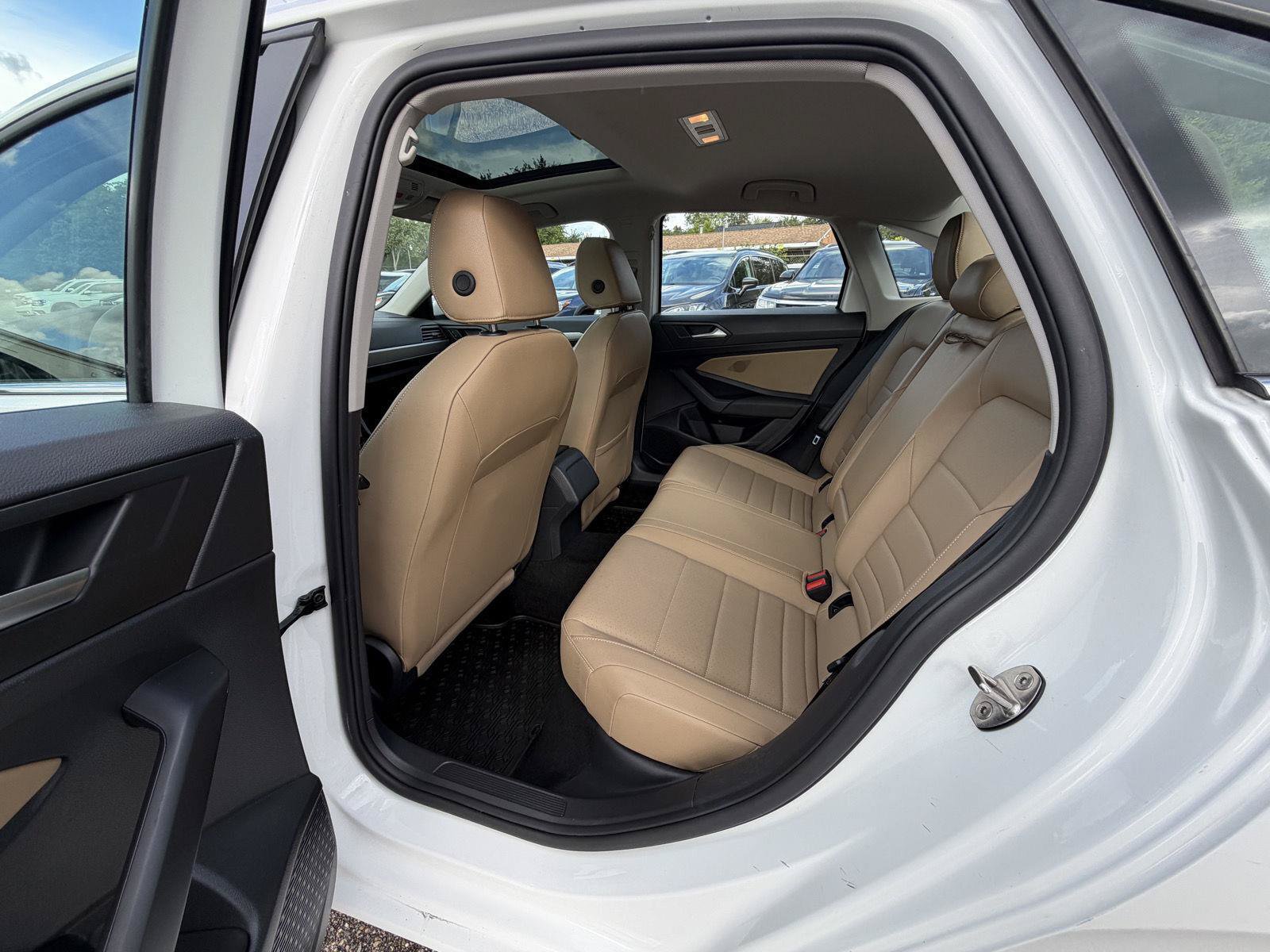 Used 2021 Volkswagen Jetta SE FWD image 21